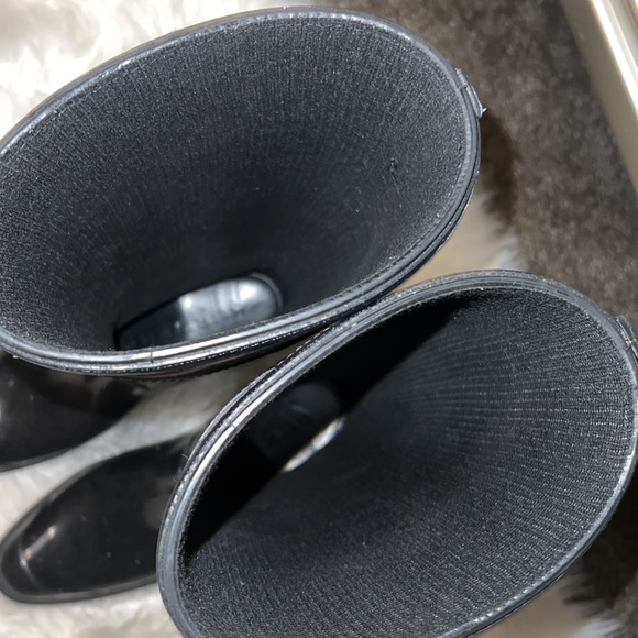 Burberry Rain boots 👢 size 7 run true to size - Picture 5 of 6